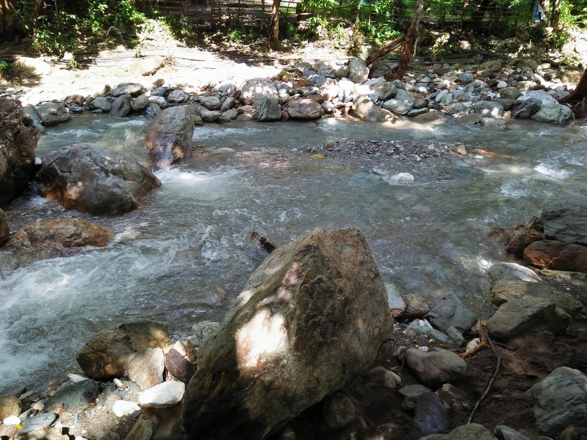 Riverside At Aninuan Accommodation And Food Puerto Galera Dış mekan fotoğraf